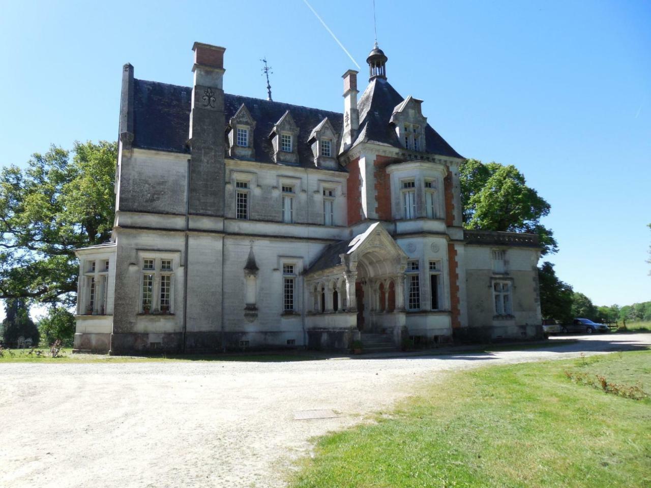 Chateau De La Redortiere Bed & Breakfast Mouzon  Exterior photo